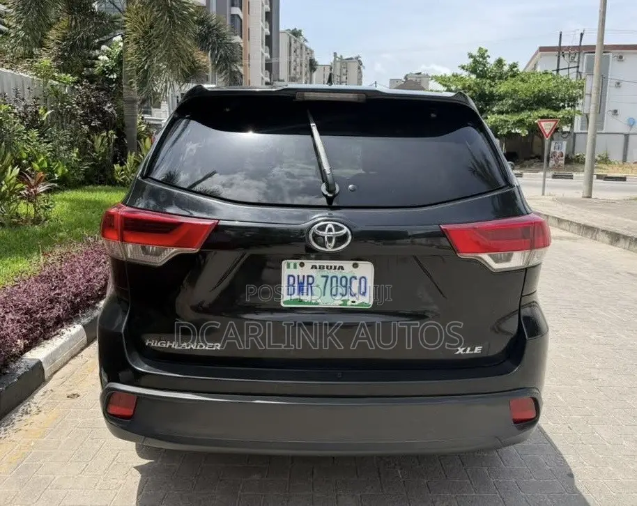 Toyota Highlander XLE 4dr SUV (3.5L 6cyl 6A) 2014 Black