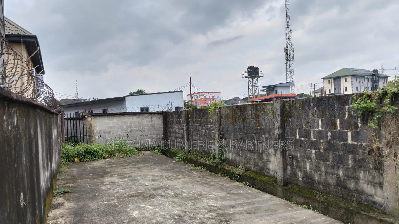 For Sale : 1005 Sqmtrs Opposite Ariaria Int'l Market, Aba , Abia State