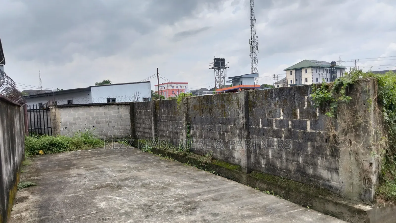 For Sale : 1005 Sqmtrs Opposite Ariaria Int'l Market, Aba , Abia State