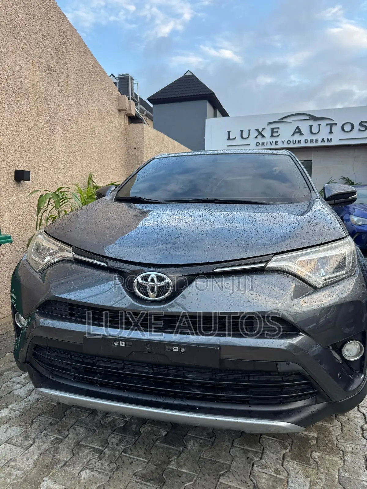 Toyota RAV4 Limited AWD (2.5L 4cyl 6A) 2017 Gray