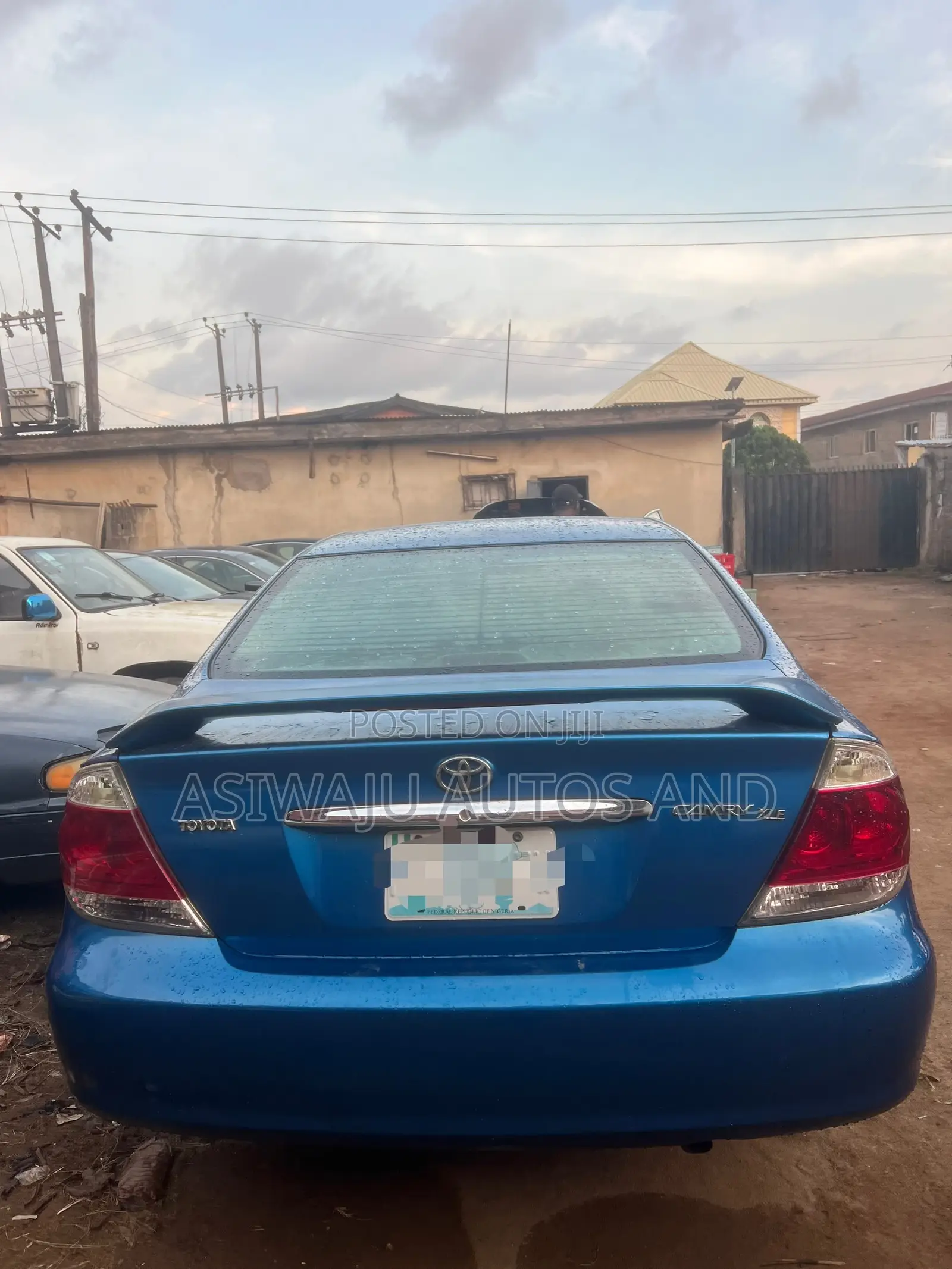 Toyota Camry LE 4dr Sedan (2.4L 4cyl 5M) 2004