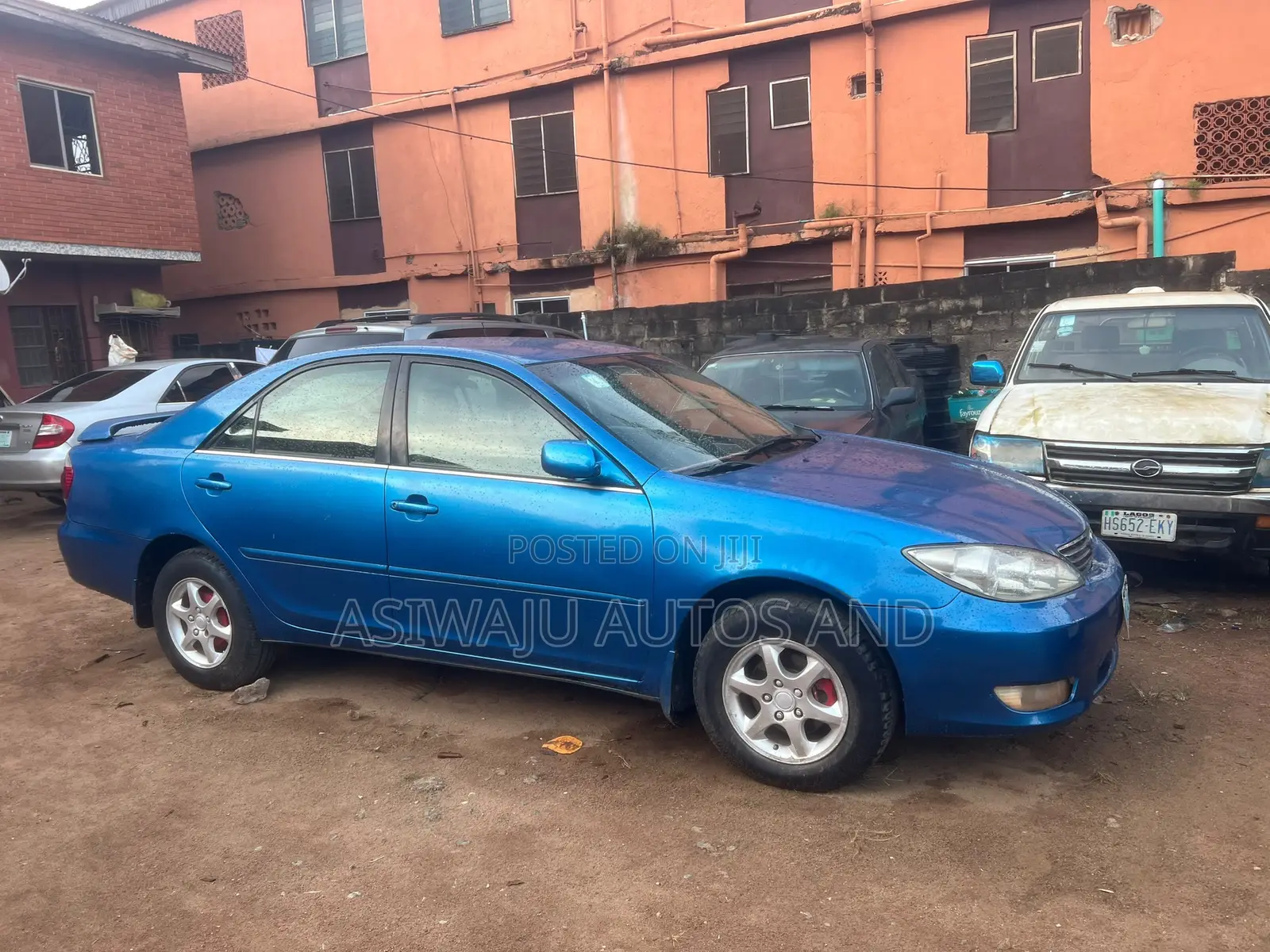 Toyota Camry LE 4dr Sedan (2.4L 4cyl 5M) 2004