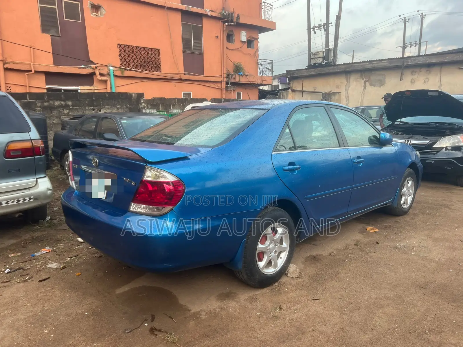 Toyota Camry LE 4dr Sedan (2.4L 4cyl 5M) 2004