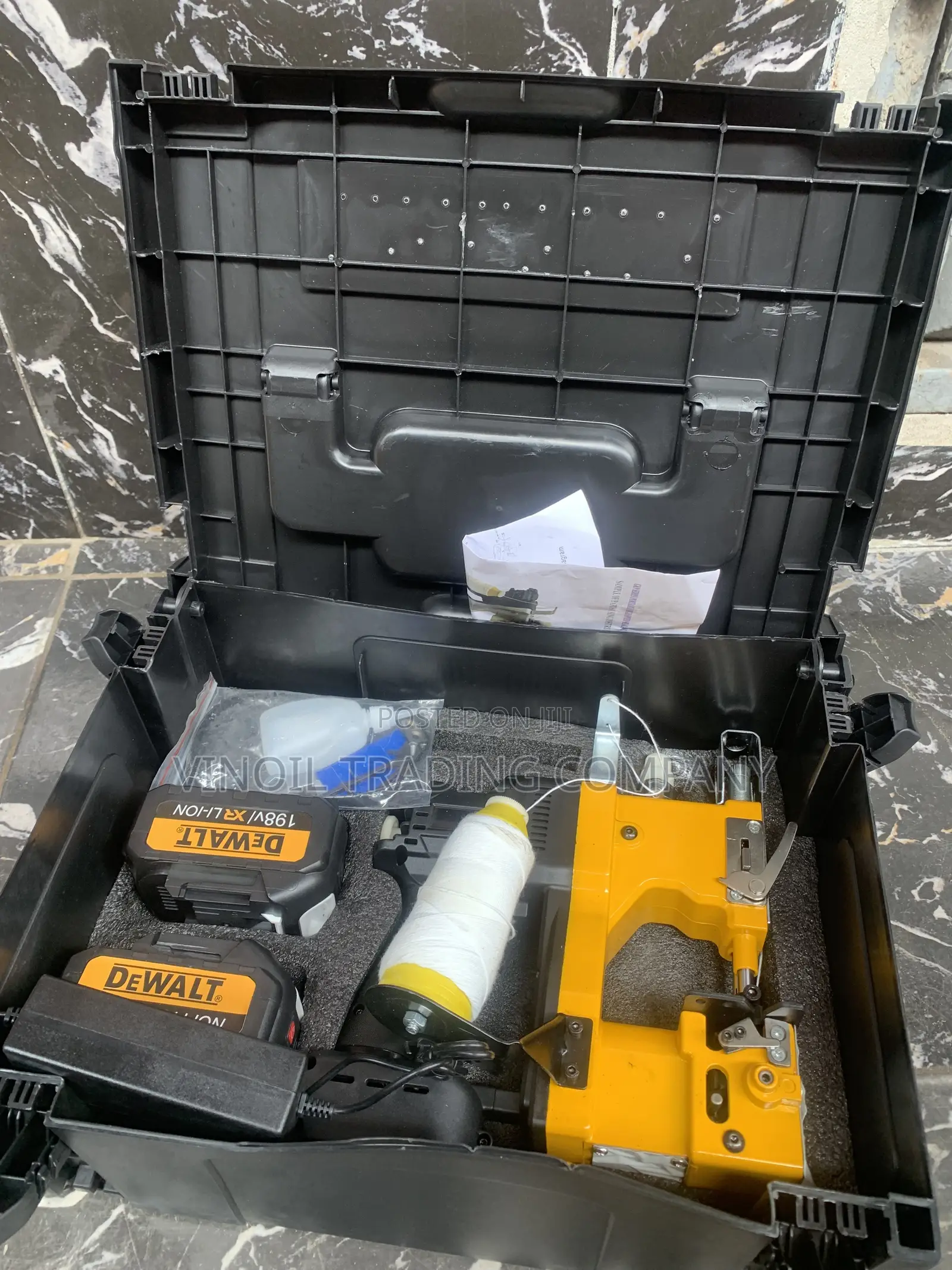 DEWALT 198V XR Cordless Bag Closing Machine - Bag Closer Sewing Machin