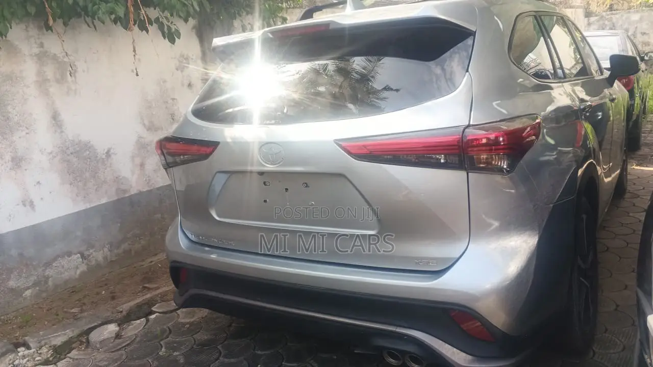 Toyota Highlander XSE 2022 Silver