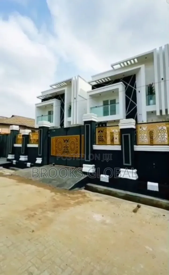5bdrm Duplex in Abule Egba for sale
