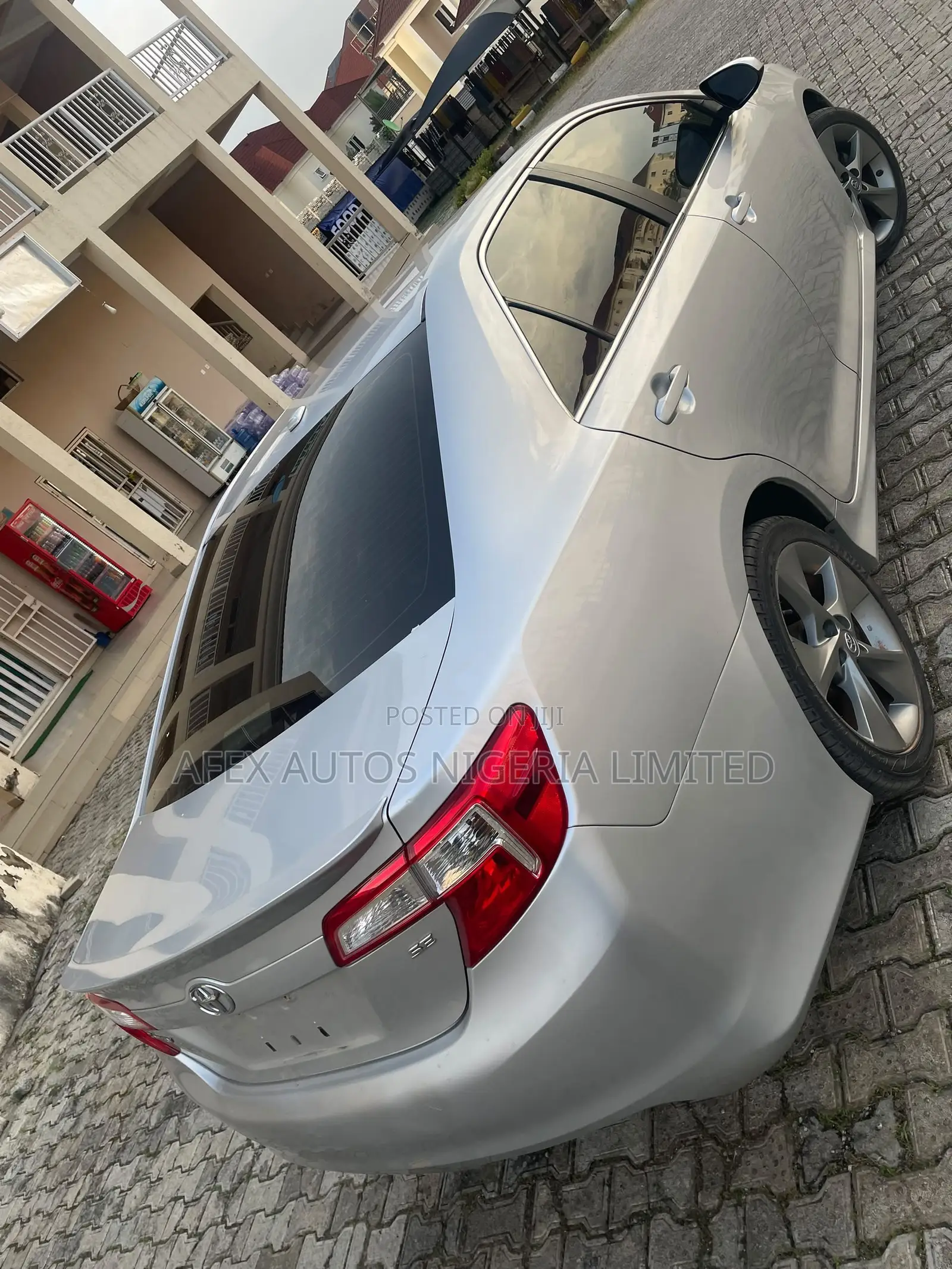 Toyota Camry SE V6 4dr Sedan (3.5L 6cyl 6A) 2013 Silver
