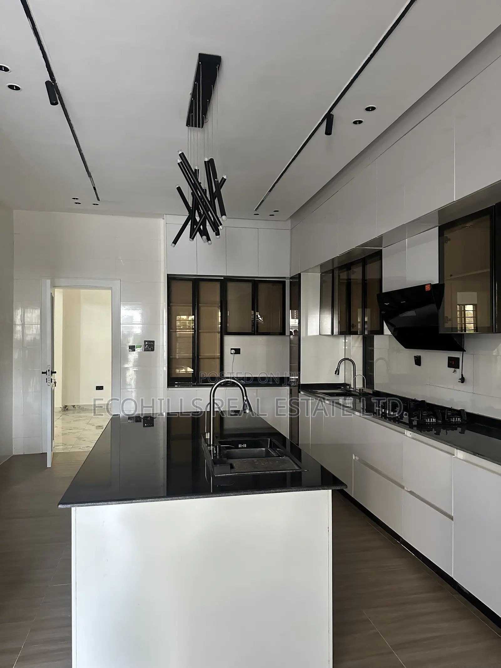 5bdrm Duplex in Galadimawa for sale