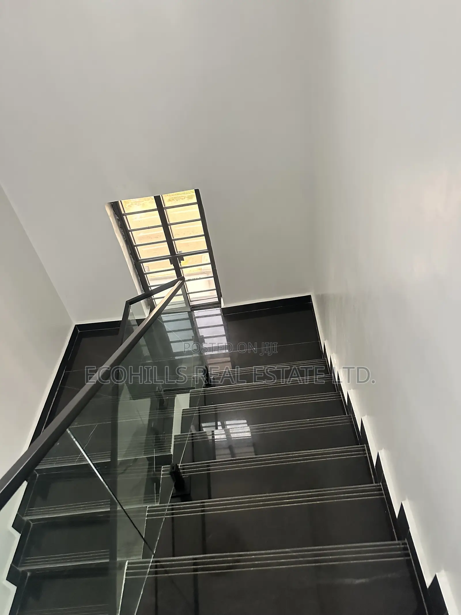 5bdrm Duplex in Galadimawa for sale
