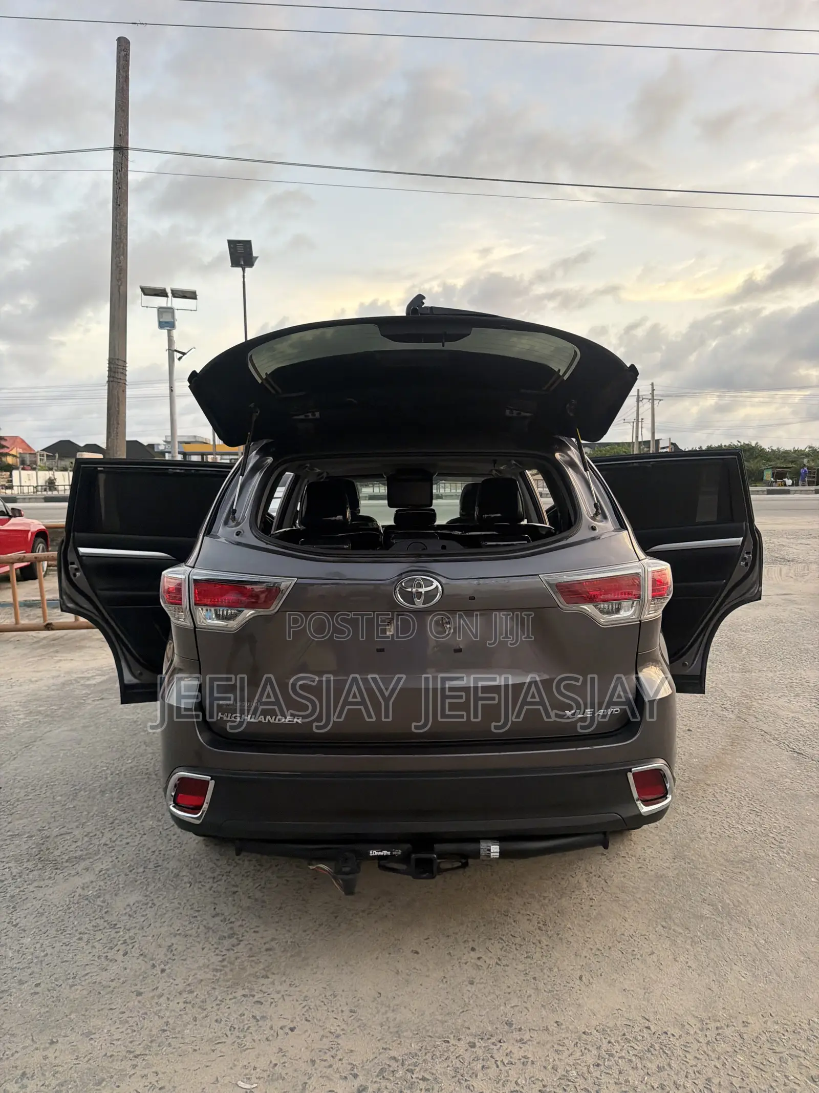 Toyota Highlander XLE V6 4x4 (3.5L 6cyl 6A) 2016 Gray