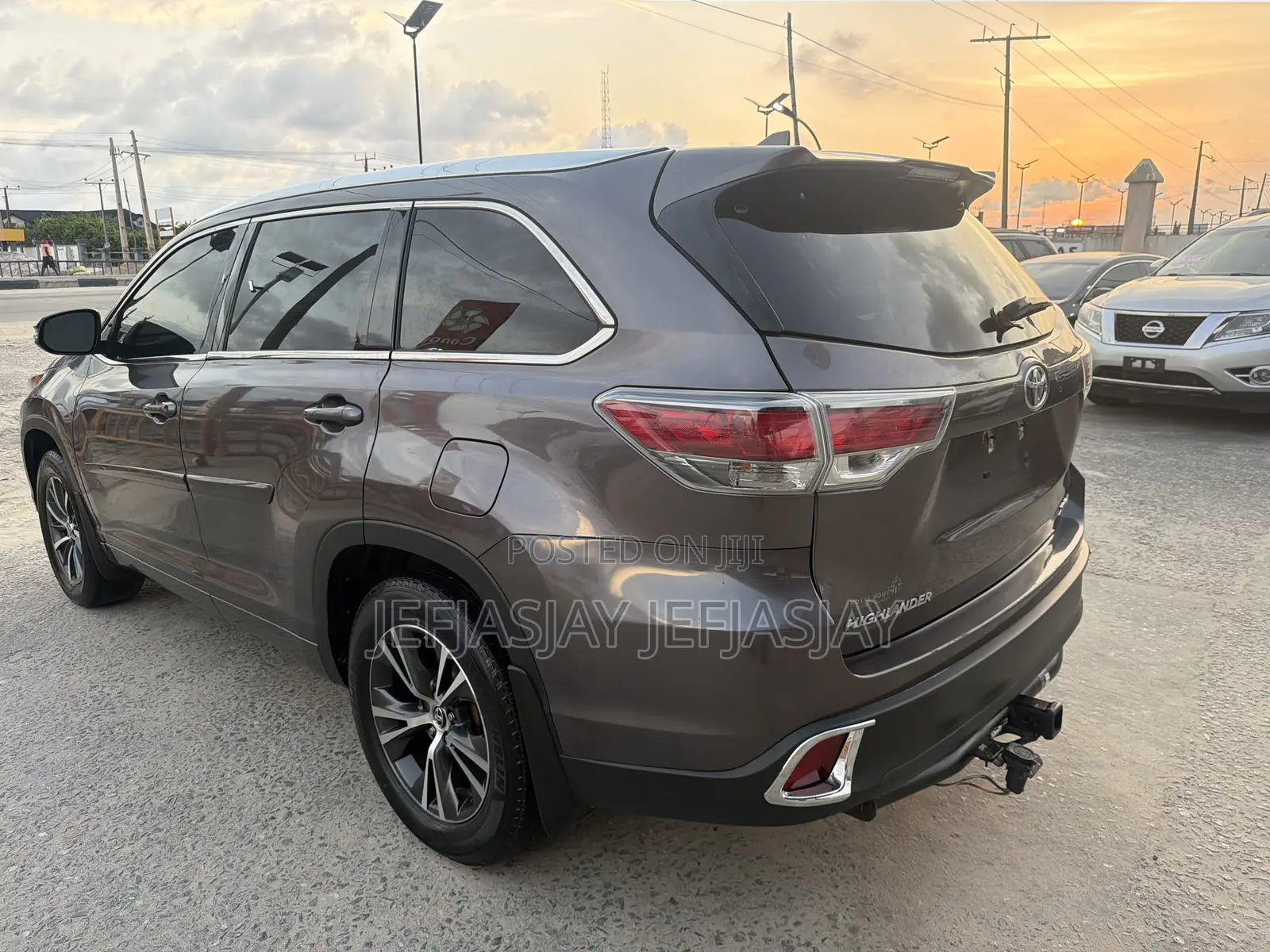 Toyota Highlander XLE V6 4x4 (3.5L 6cyl 6A) 2016 Gray