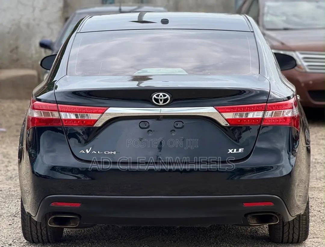 Toyota Avalon Limited Sedan FWD (3.5L 6cyl 6A) 2013 Black
