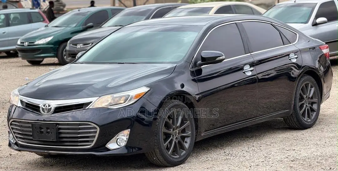 Toyota Avalon Limited Sedan FWD (3.5L 6cyl 6A) 2013 Black