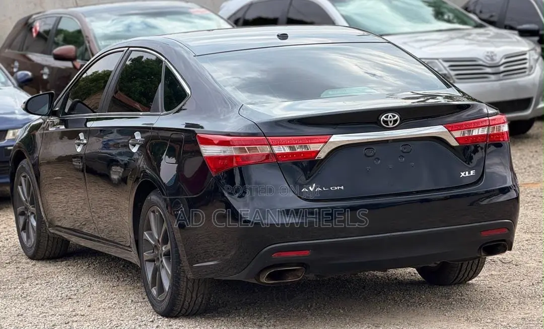 Toyota Avalon Limited Sedan FWD (3.5L 6cyl 6A) 2013 Black