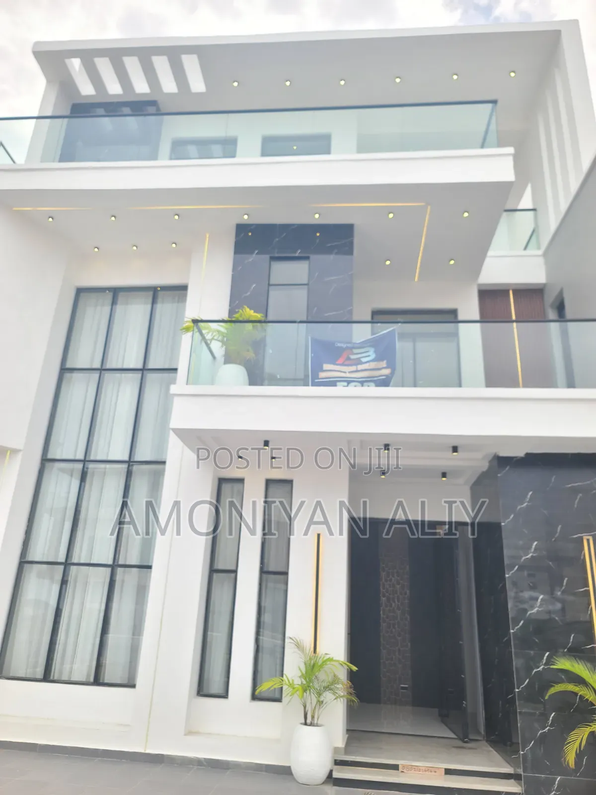 5bdrm Mansion in Megamond Estate, Ikota for sale