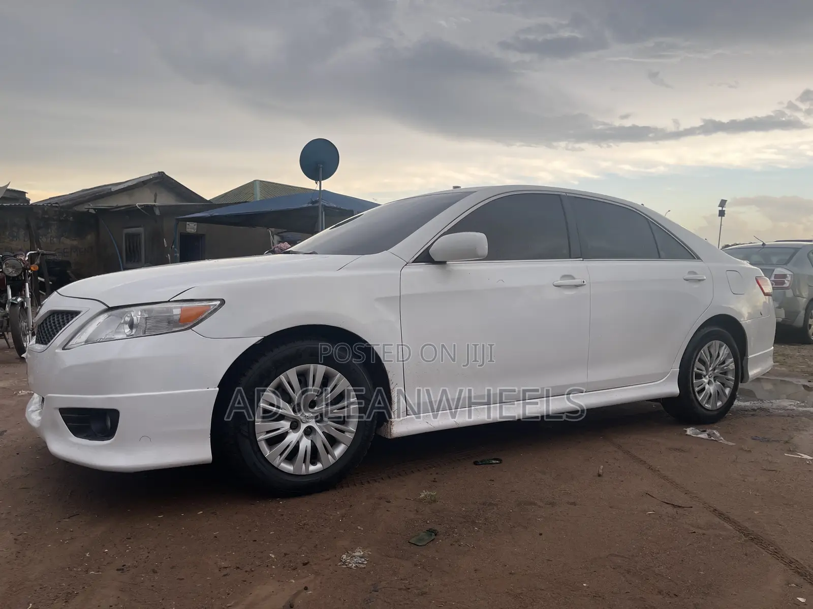 Toyota Camry SE 4dr Sedan (2.5L 4cyl 6AM) 2010 White