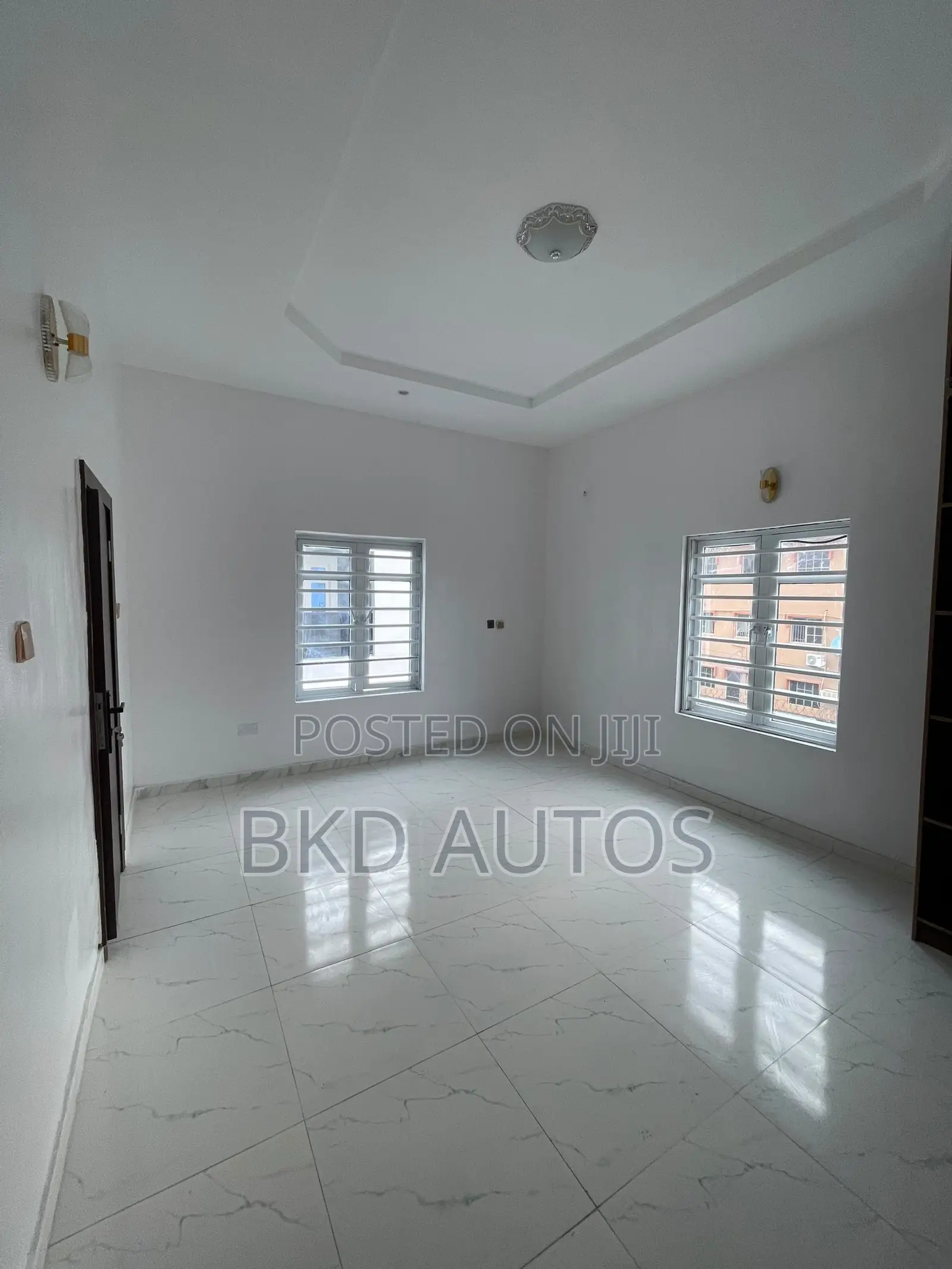 5bdrm Duplex in Sangotedo for sale