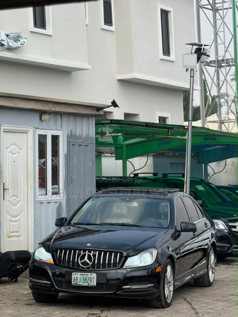 Mercedes-Benz C350 2010 Black