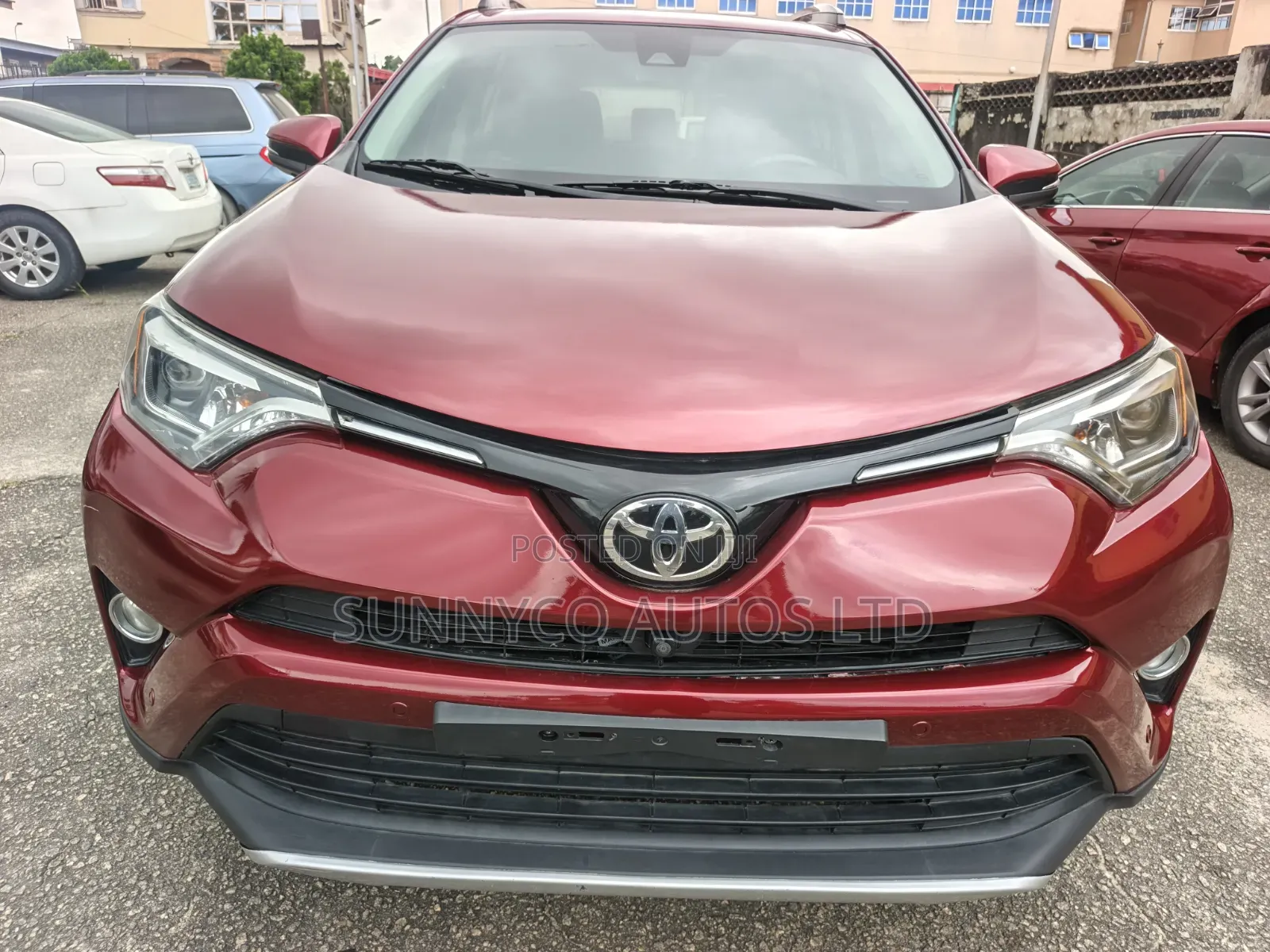 Toyota RAV4 Platinum 4dr SUV AWD (2.5L 4cyl 6A) 2018 Red