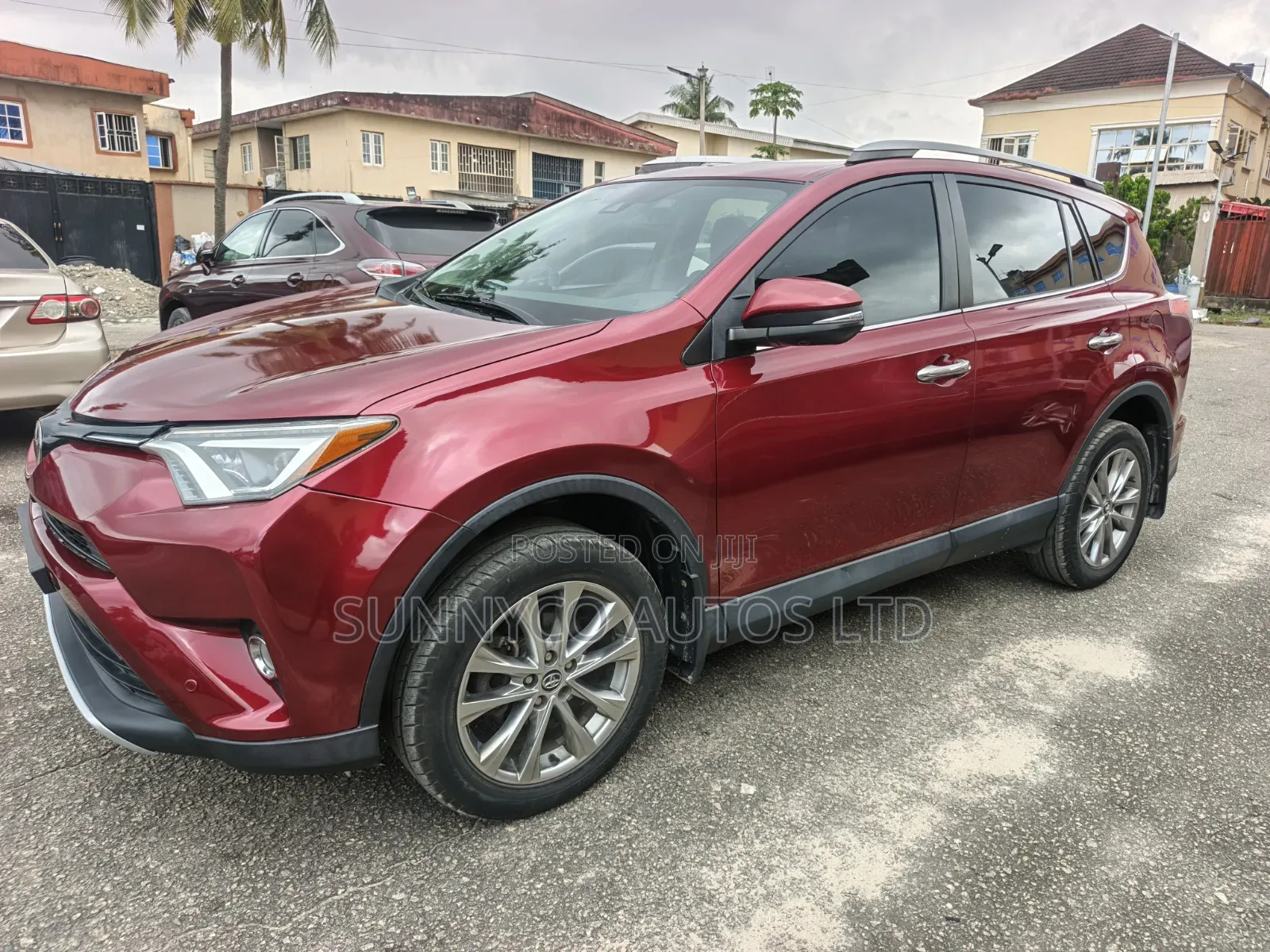 Toyota RAV4 Platinum 4dr SUV AWD (2.5L 4cyl 6A) 2018 Red