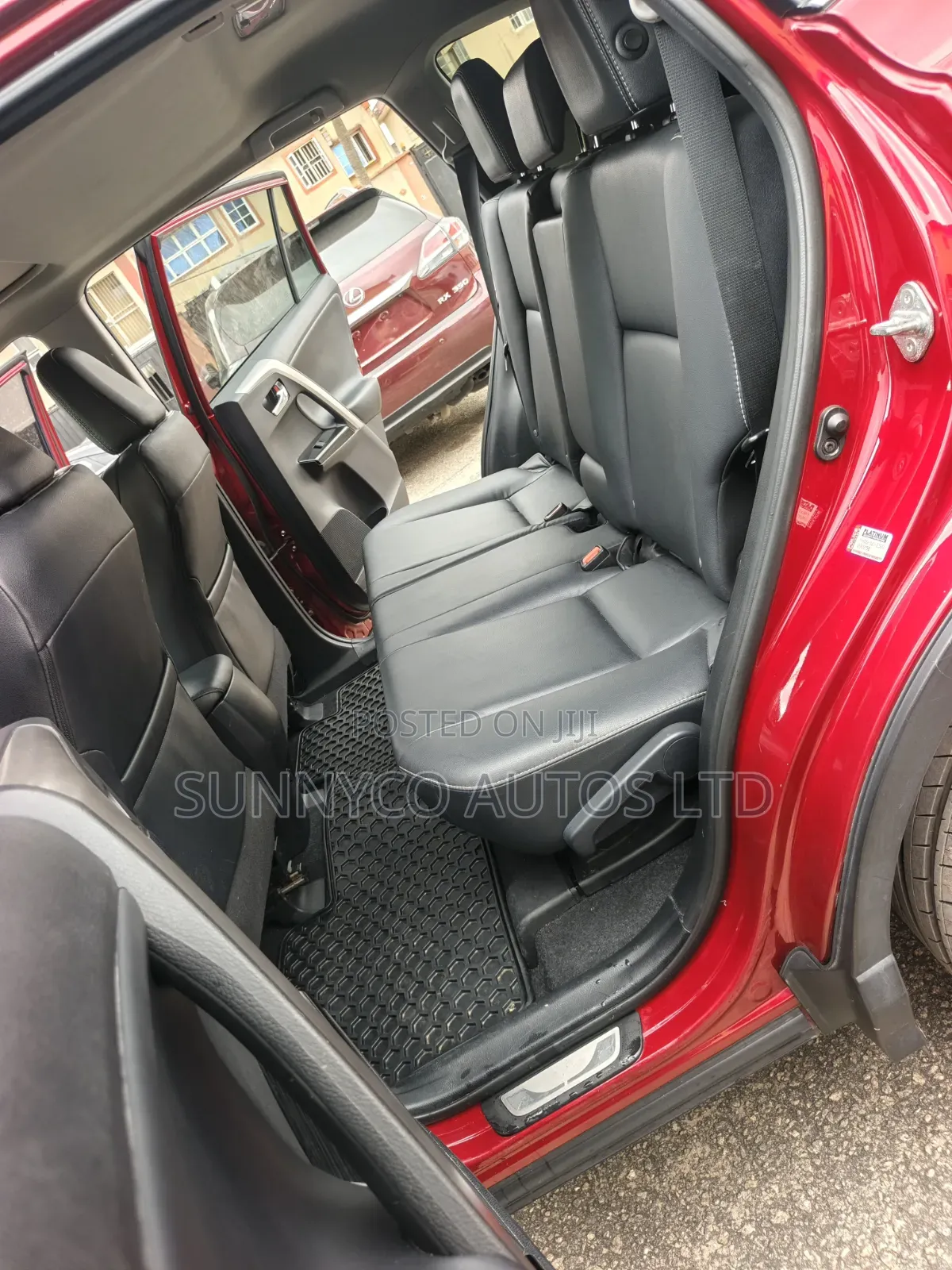 Toyota RAV4 Platinum 4dr SUV AWD (2.5L 4cyl 6A) 2018 Red