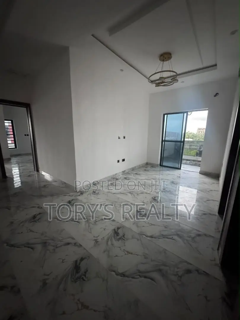4bdrm Townhouse/Terrace in Lekki Phase 2 for sale
