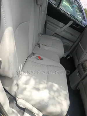 Toyota Highlander 3.5L 4WD 2013 Gray