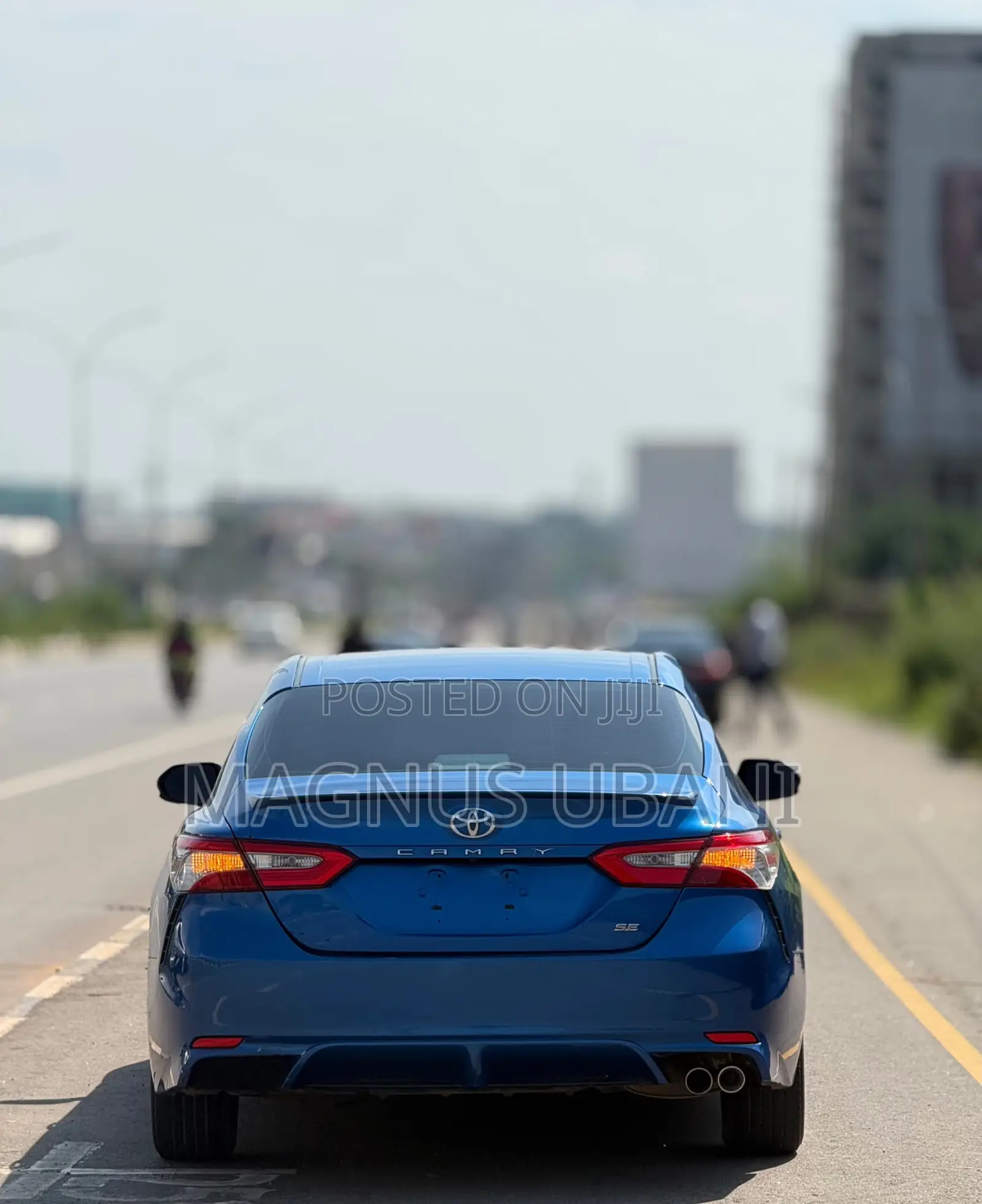 Toyota Camry SE FWD (2.5L 4cyl 8AM) 2018 Blue