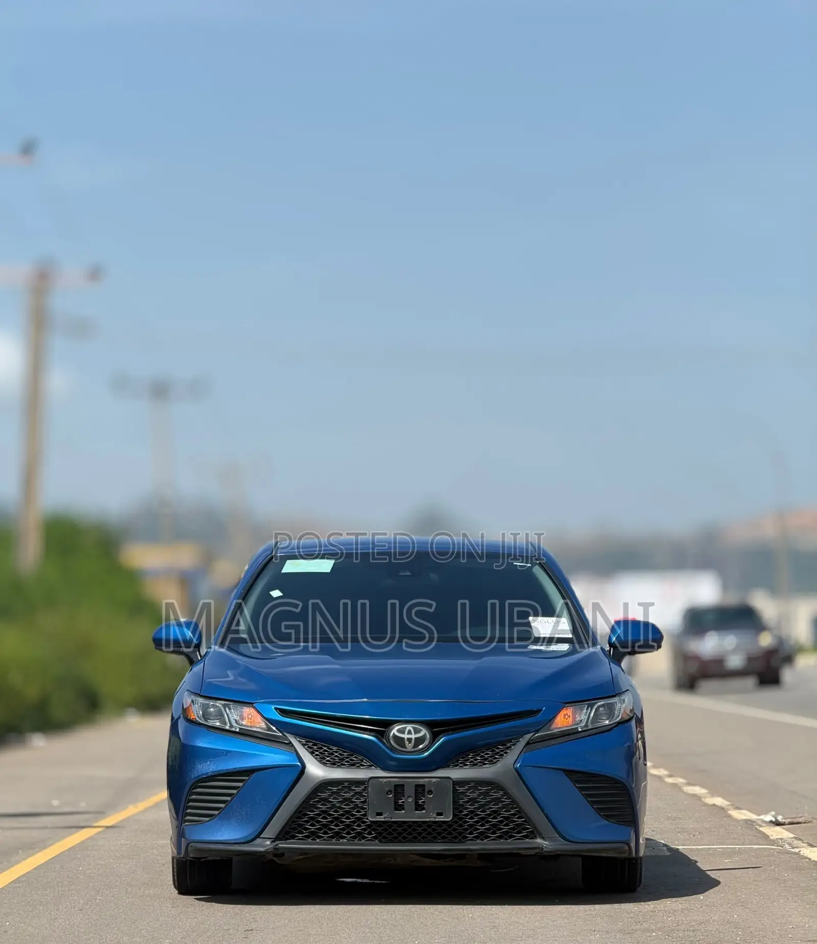 Toyota Camry SE FWD (2.5L 4cyl 8AM) 2018 Blue