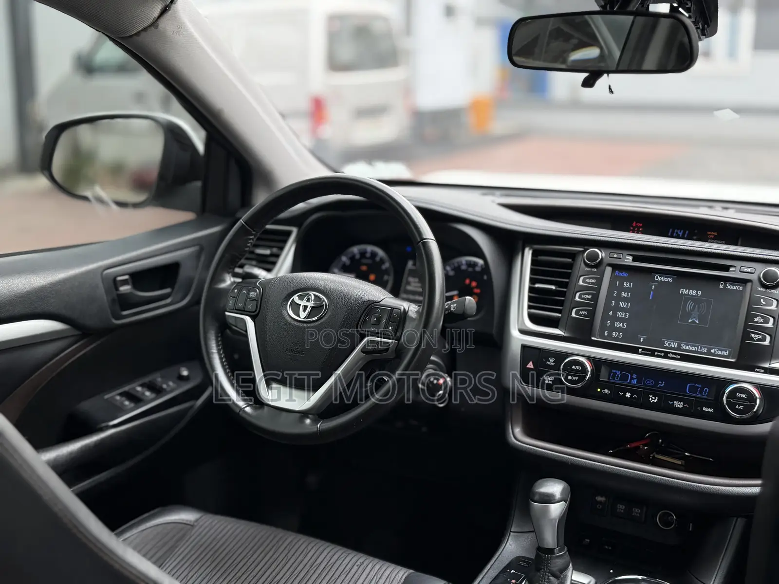 Toyota Highlander LE 4x2 (2.7L 4cyl 6A) 2017 White