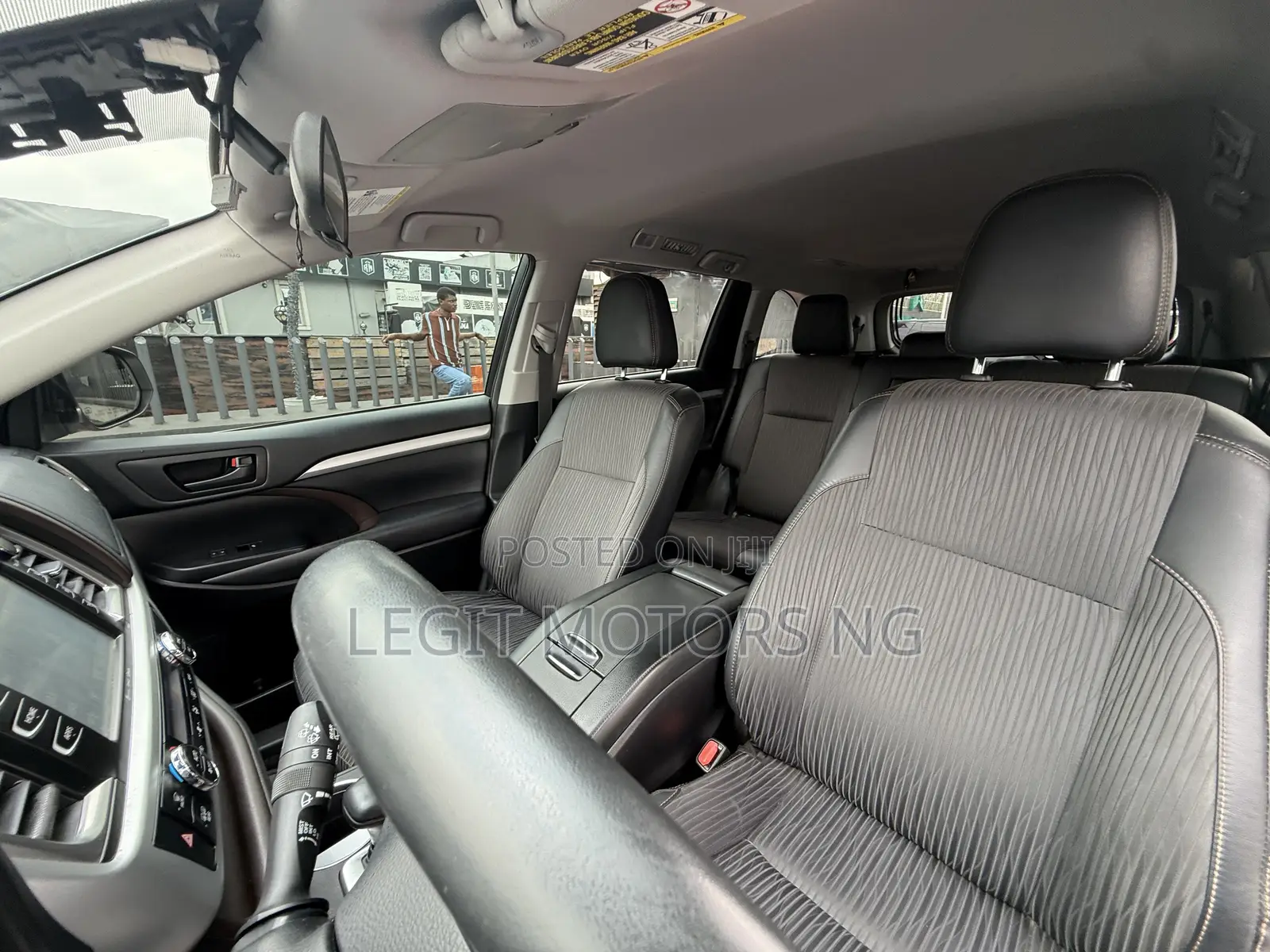 Toyota Highlander LE 4x2 (2.7L 4cyl 6A) 2017 White