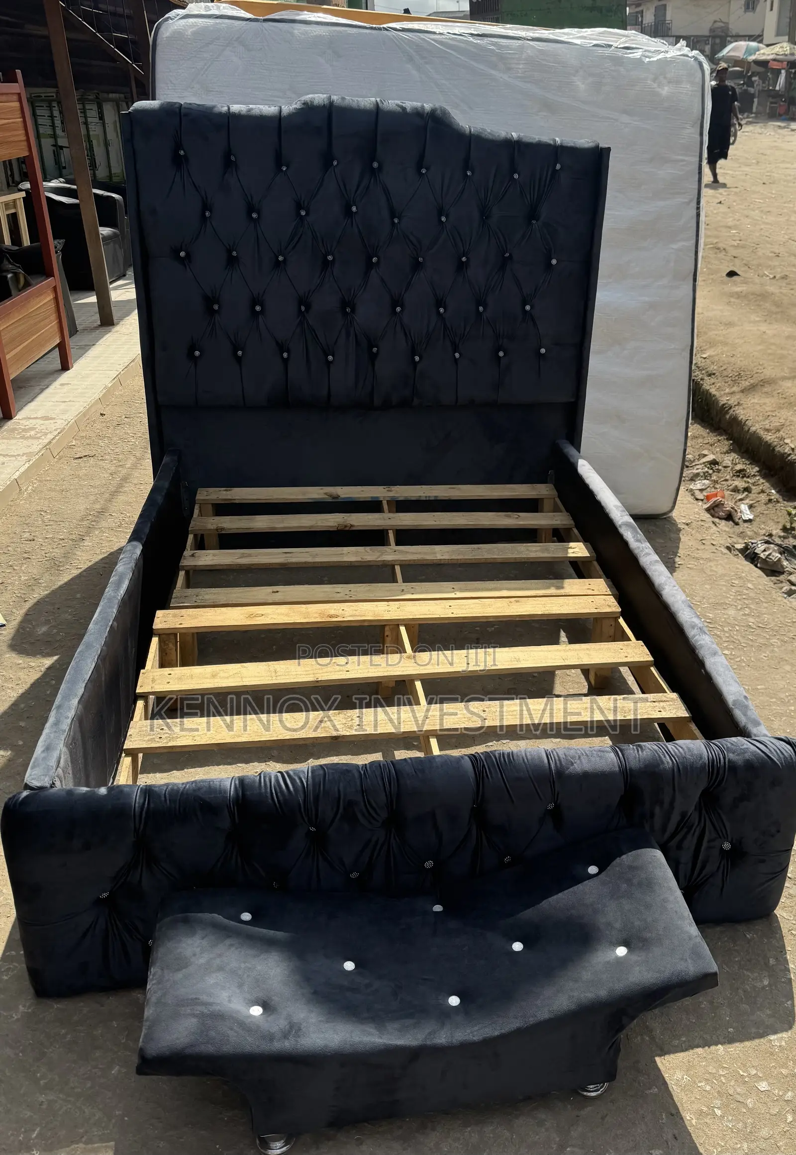 Quality 6 by 6 Bedframe With Ottoman/ 4.5 by 6 Bedframe(160,000)