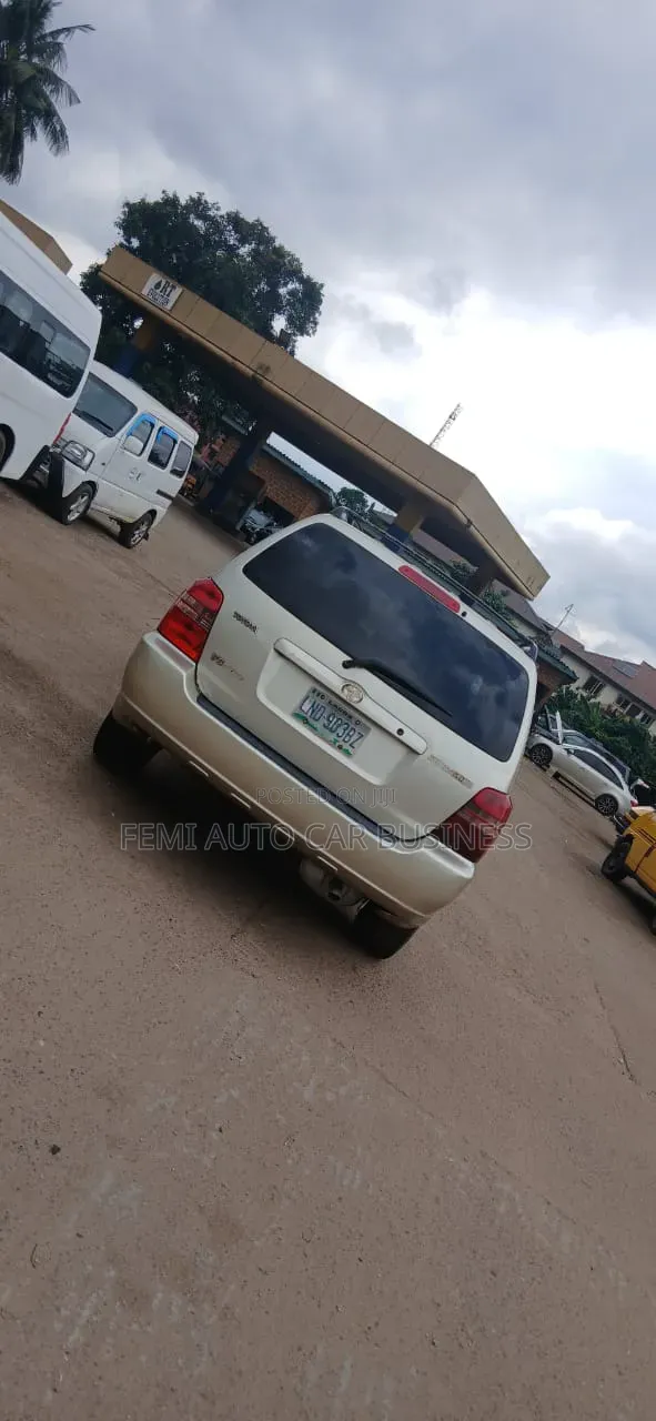 Toyota Highlander 2003 Gold
