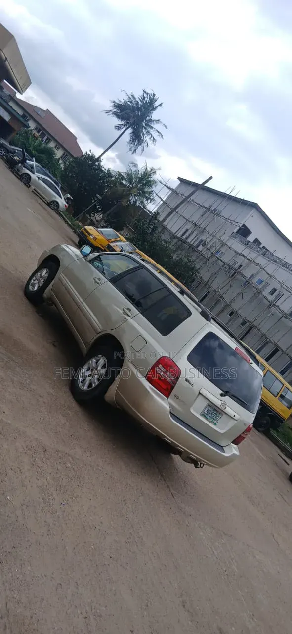 Toyota Highlander 2003 Gold