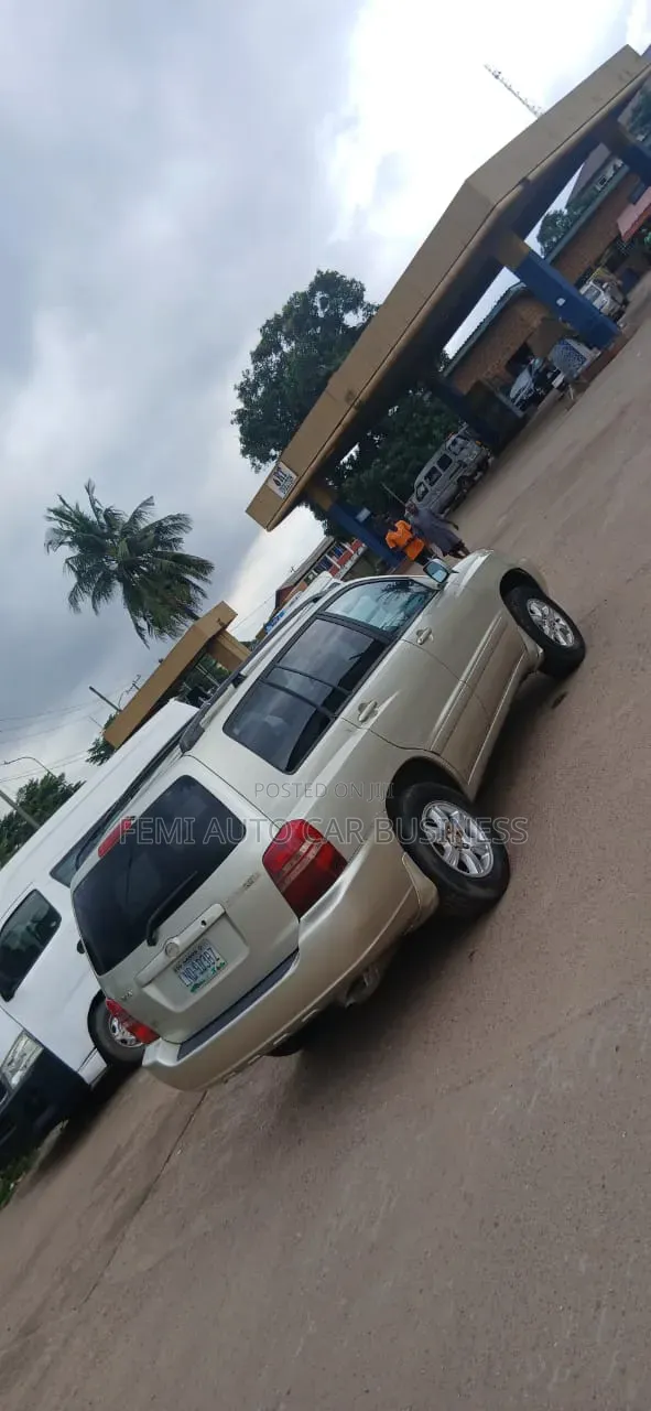 Toyota Highlander 2003 Gold