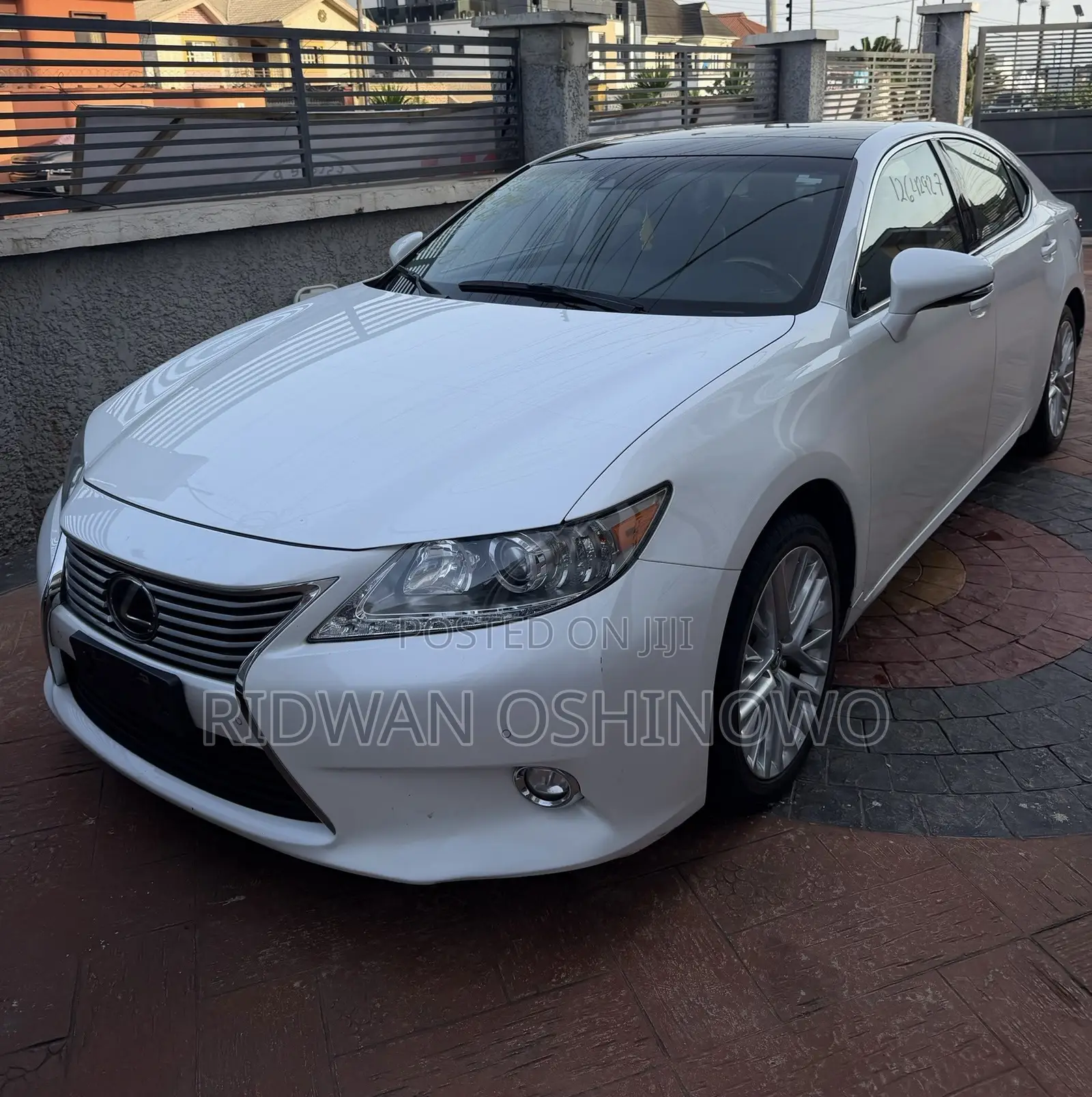 Lexus ES 350 FWD 2015 White