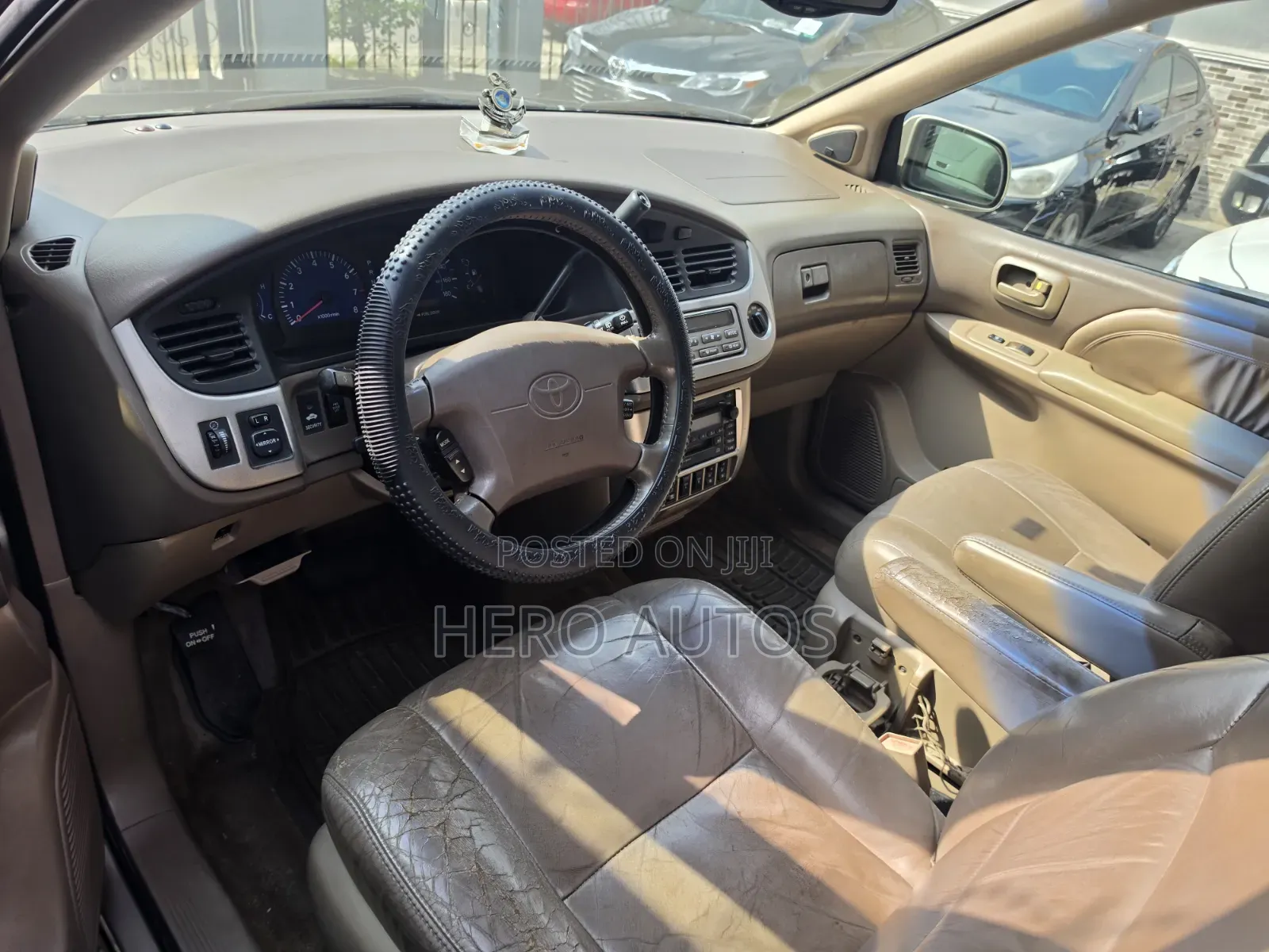 Toyota Sienna XLE 2002 Gold