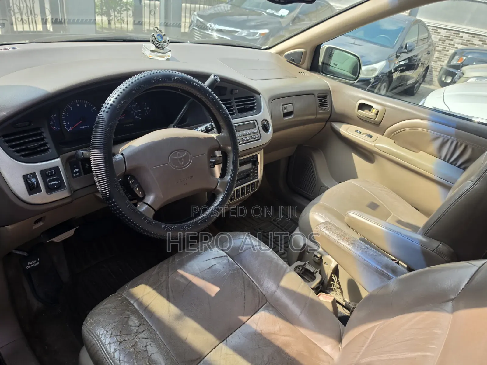 Toyota Sienna XLE 2002 Gold