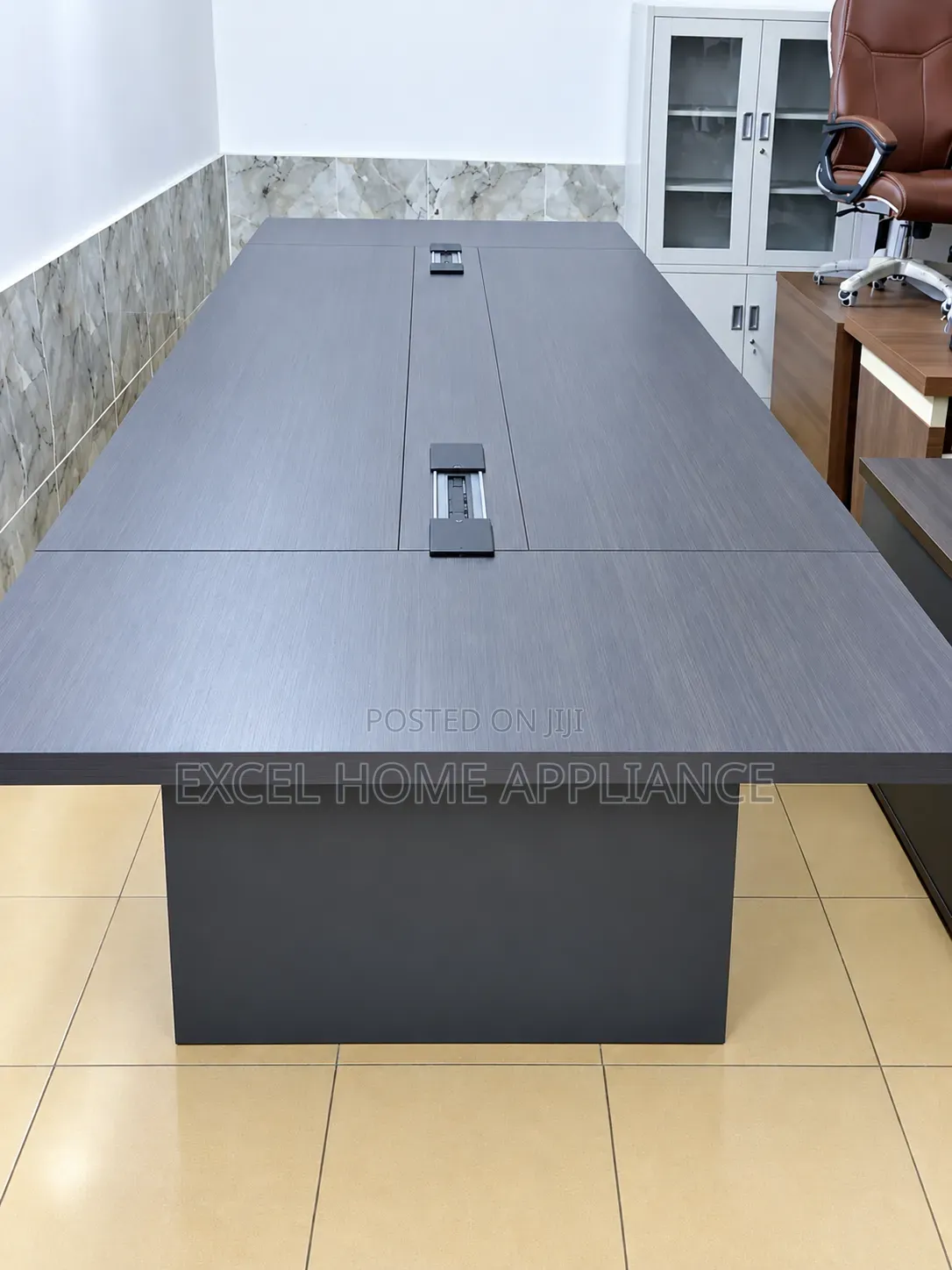 Top Imported 20 Seater Executive Conference With Power Outlets