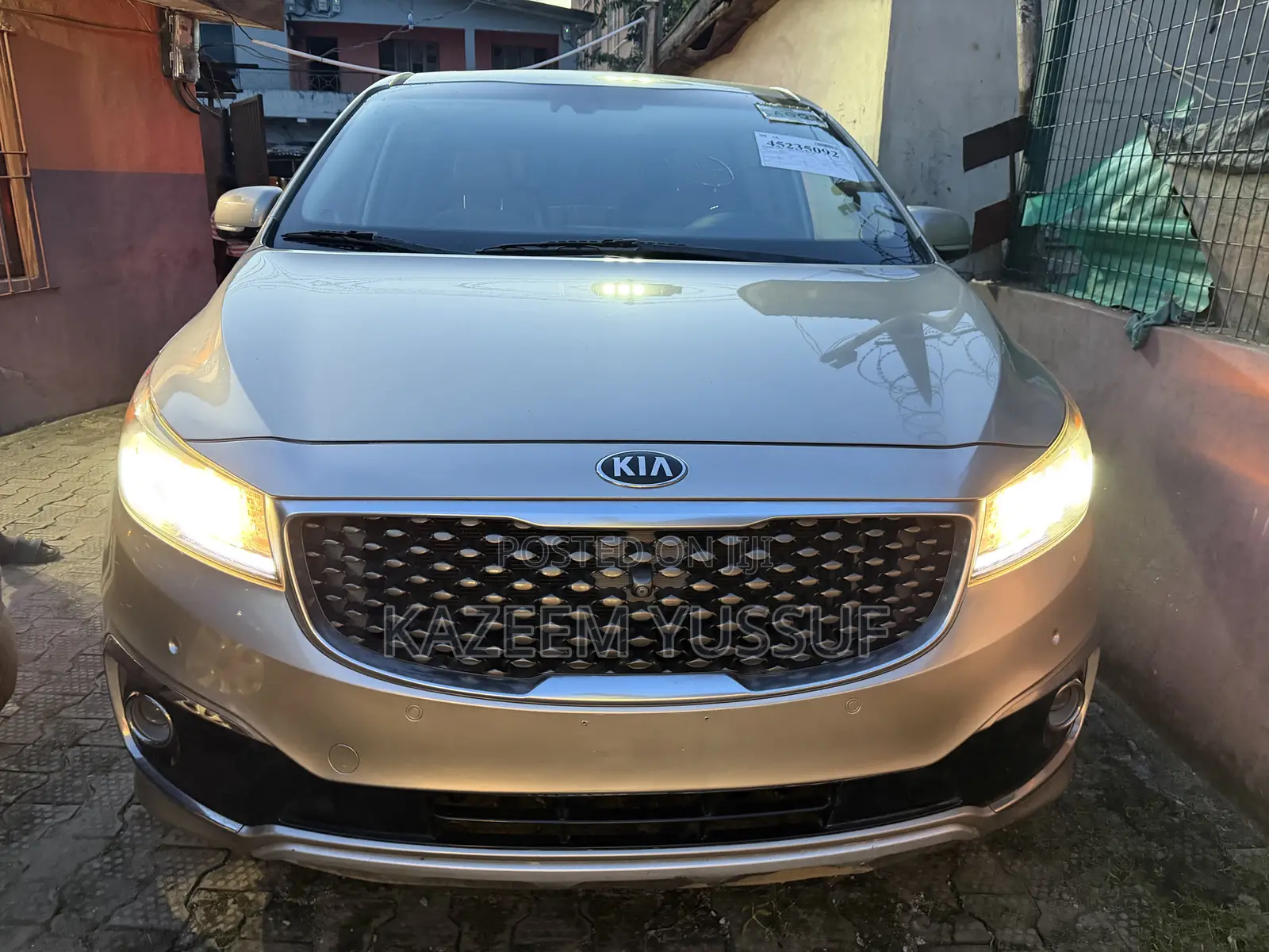 Kia Sedona SX-Limited 4dr Minivan (3.3L 6cyl 6A) 2015 Gold