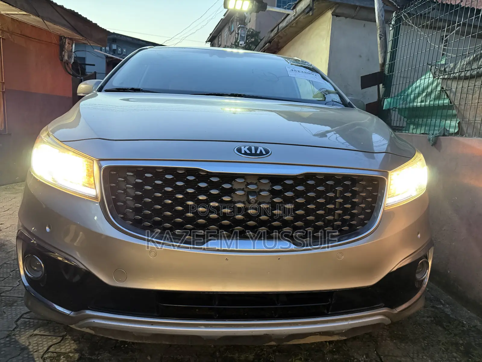 Kia Sedona SX-Limited 4dr Minivan (3.3L 6cyl 6A) 2015 Gold