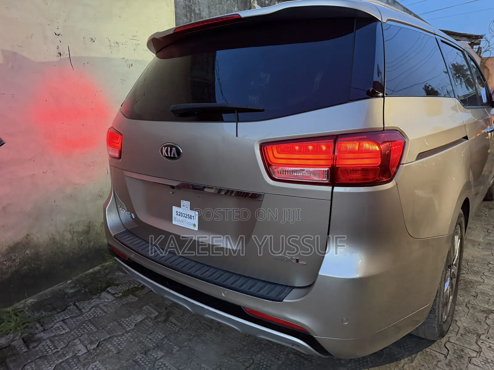 Kia Sedona SX-Limited 4dr Minivan (3.3L 6cyl 6A) 2015 Gold