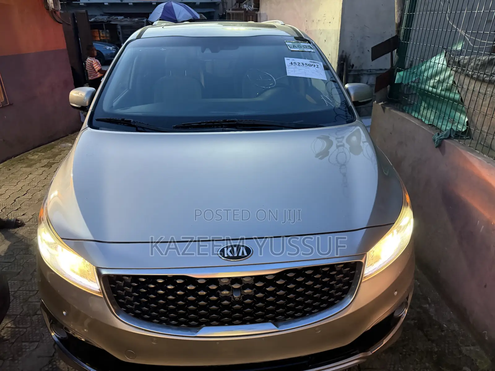 Kia Sedona SX-Limited 4dr Minivan (3.3L 6cyl 6A) 2015 Gold