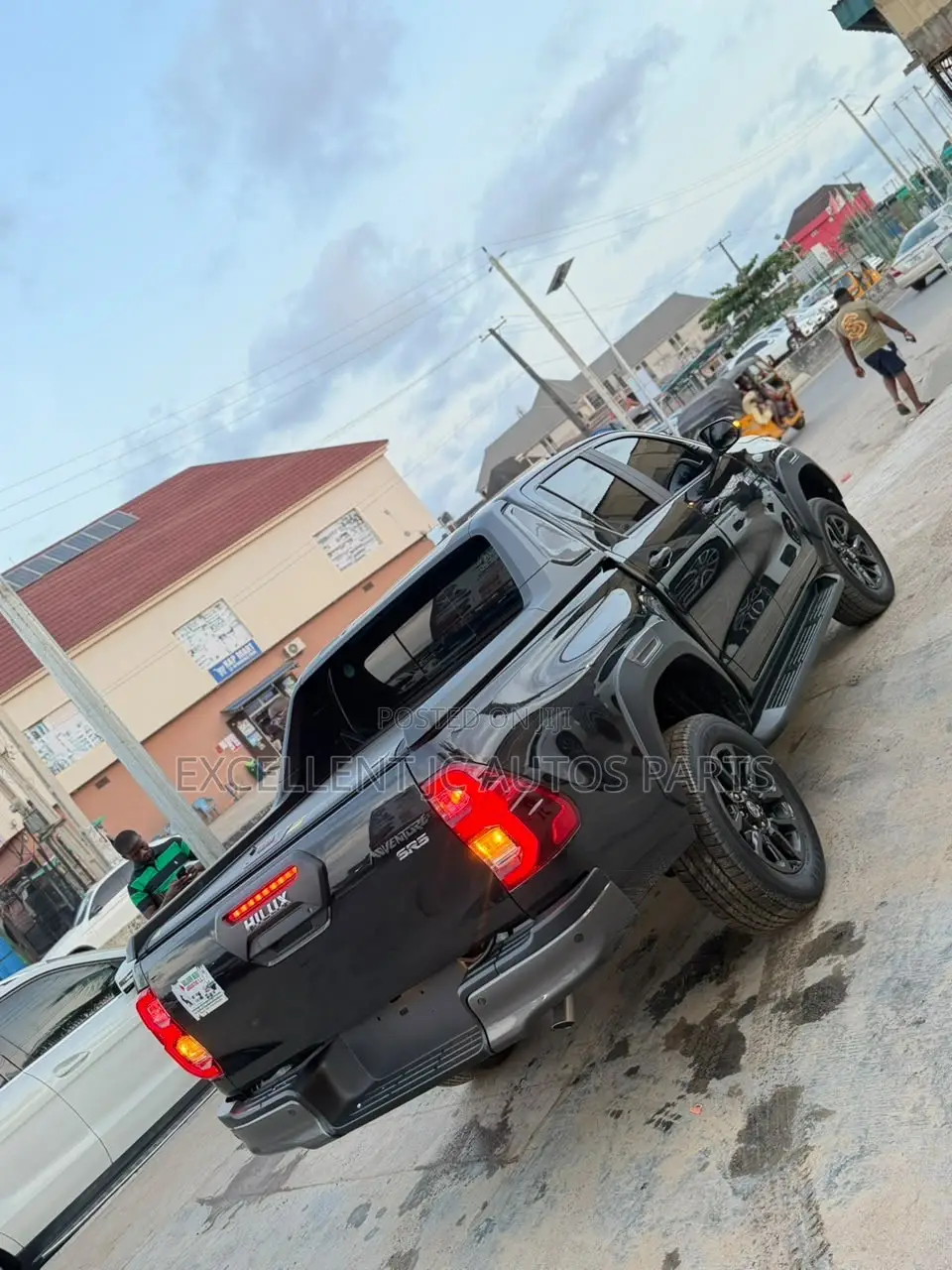 Toyota Hilux 2022 Green