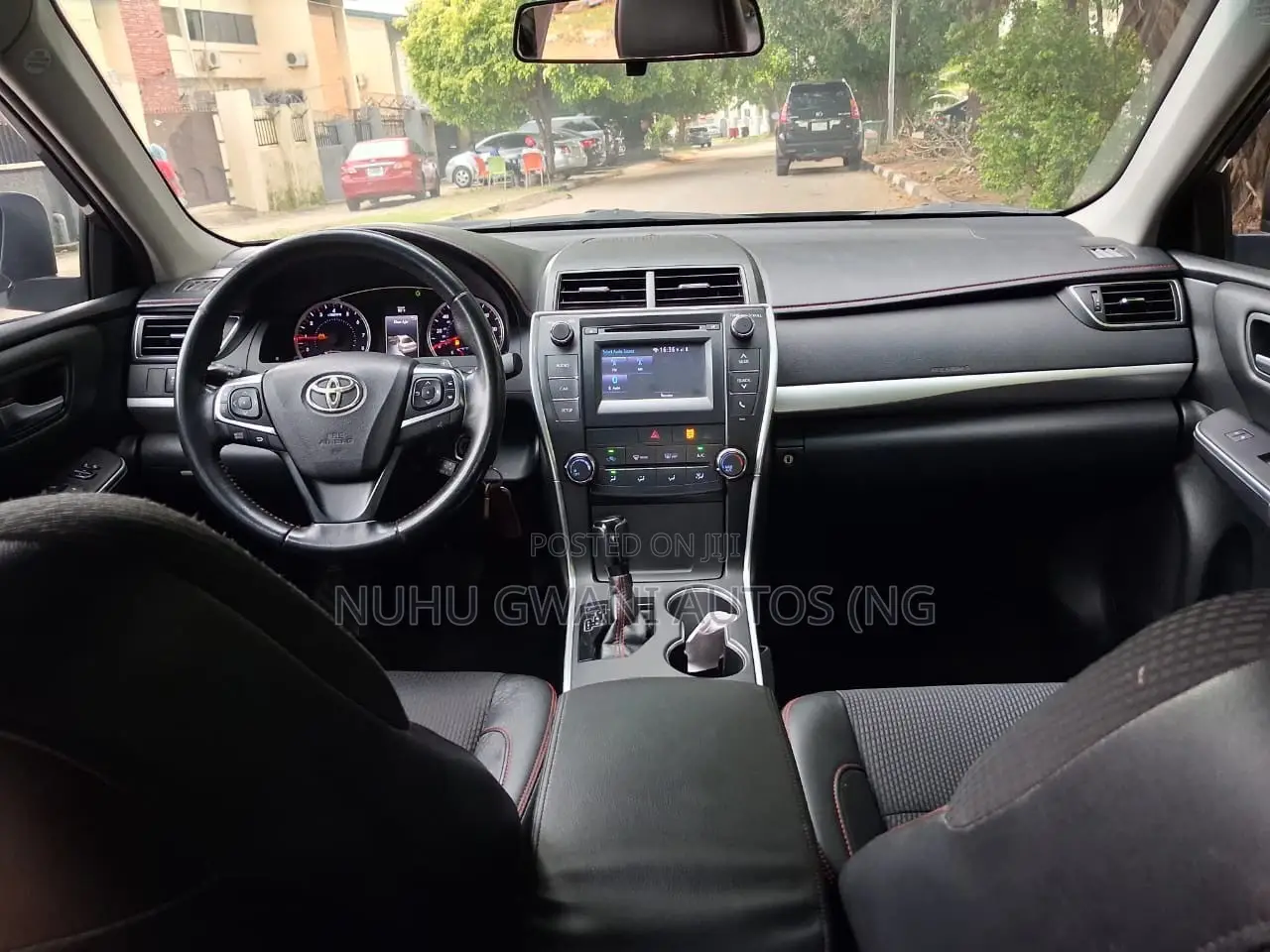 Toyota Camry SE 4dr Sedan (2.5L 4cyl 6A) 2016
