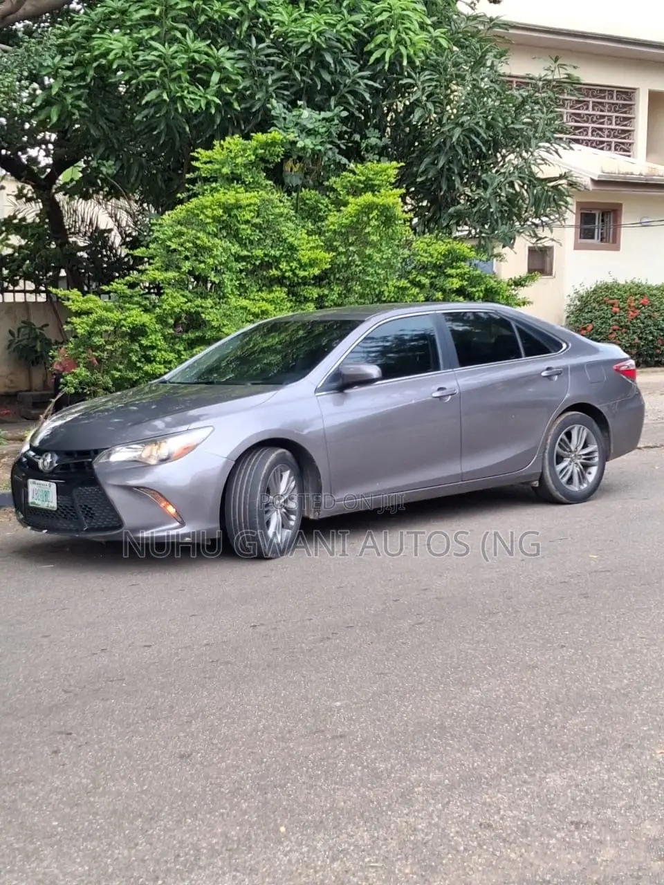 Toyota Camry SE 4dr Sedan (2.5L 4cyl 6A) 2016