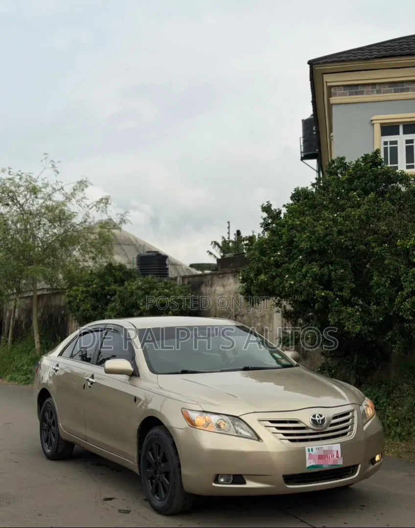 Toyota Camry 2.4 LE 2008 Gold