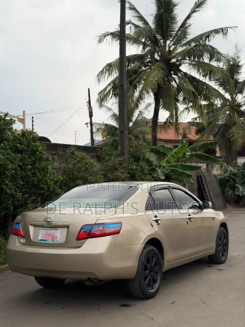 Toyota Camry 2.4 LE 2008 Gold