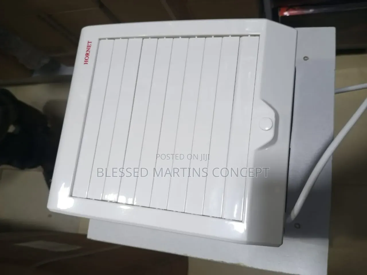 4" Automatic Exhaust Window Fan,. Removes Odour, Heat, Smoke, Etc