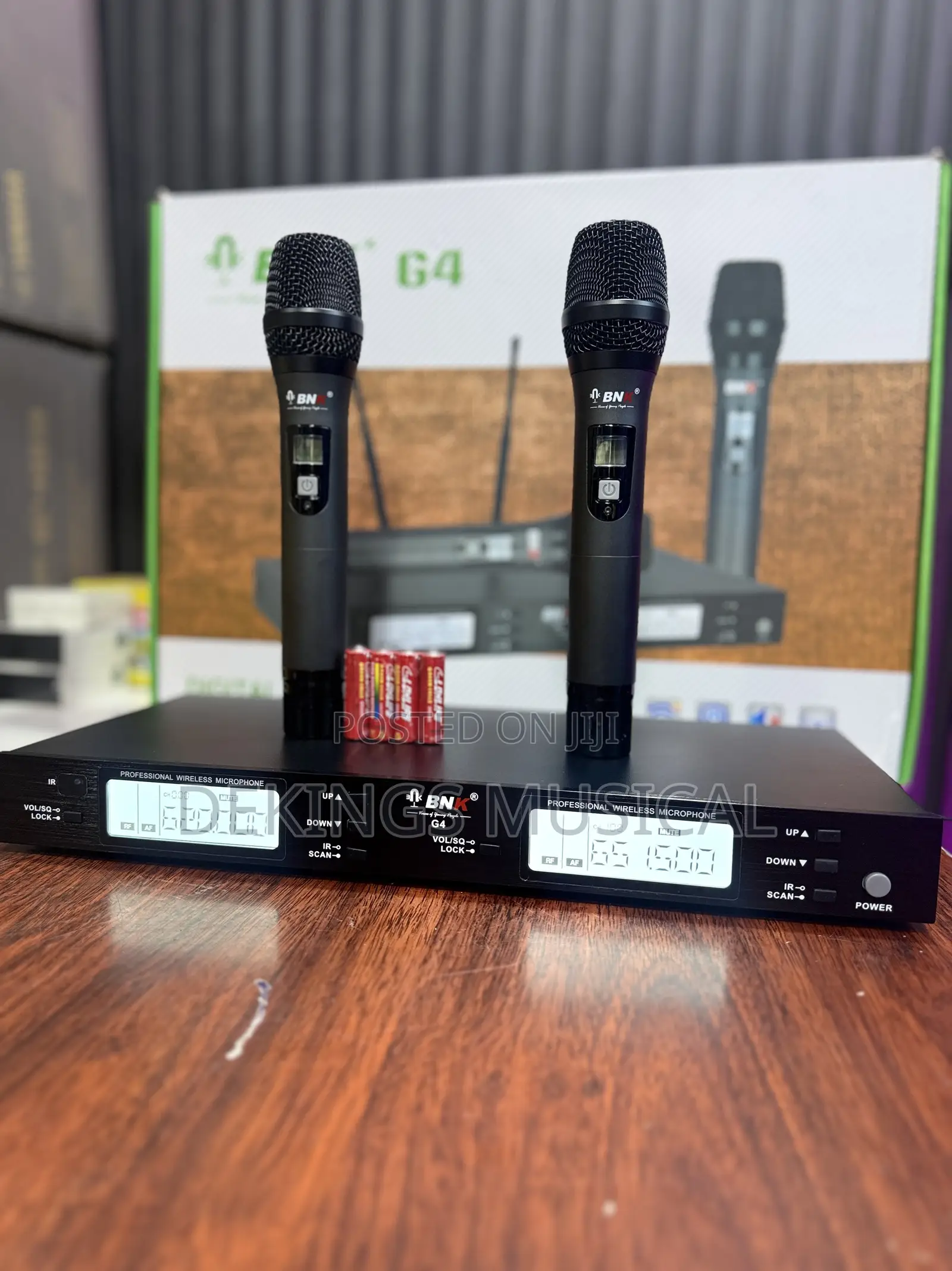 Professional BNK G4 Wireless Microphone